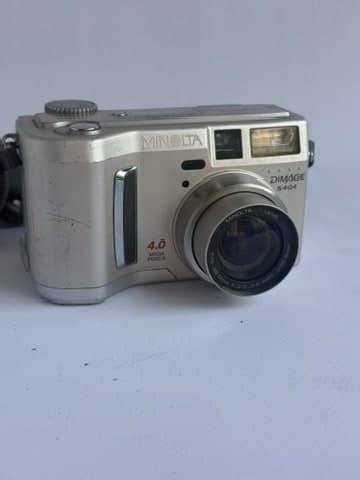 Minolta DiMAGE S404 Digital Camera 4x Optical Zoom