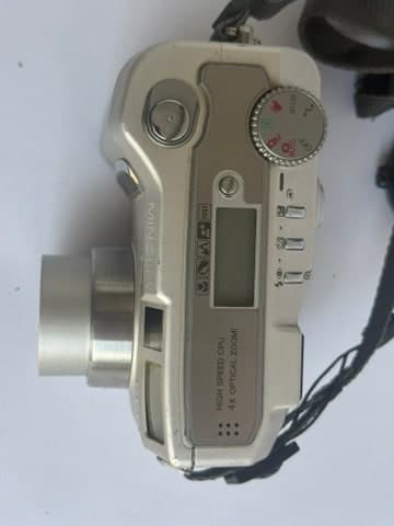 Minolta DiMAGE S404 Digital Camera 4x Optical Zoom — thumbnail 3