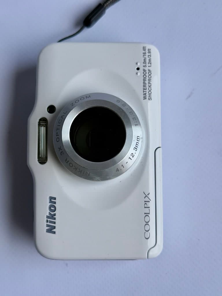 Nikon Coolpix S30 Waterproof Shockproof Digital Camera White — thumbnail 5