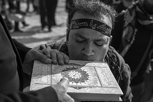 Arba'een In Mehran City 2016 - Iran (Black And White Photography-Mostafa Meraji) اربعین در مهران- ایران- عکس های سیاه و سفید 14.jpg