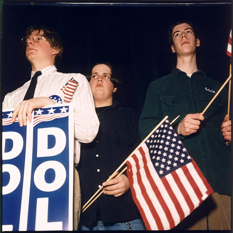 FANS_DOLE_3 boys & flag-75 copy